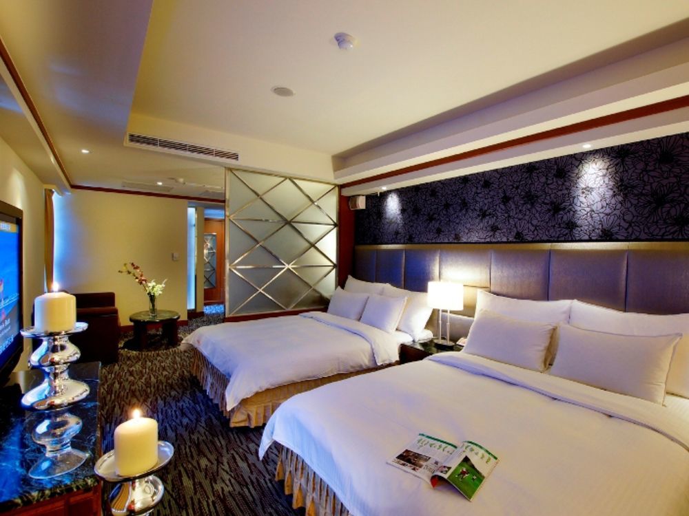 Hotel Dion Taichung Exteriör bild